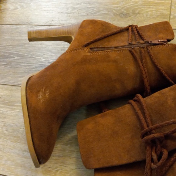Brown Universal Thread Heeled, ZipUp, Ankle Boots - Picture 5 of 9